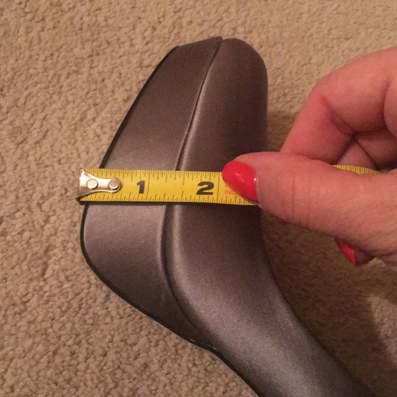 Steve Madden silver satin rhinestone heel - Picture 4 of 6